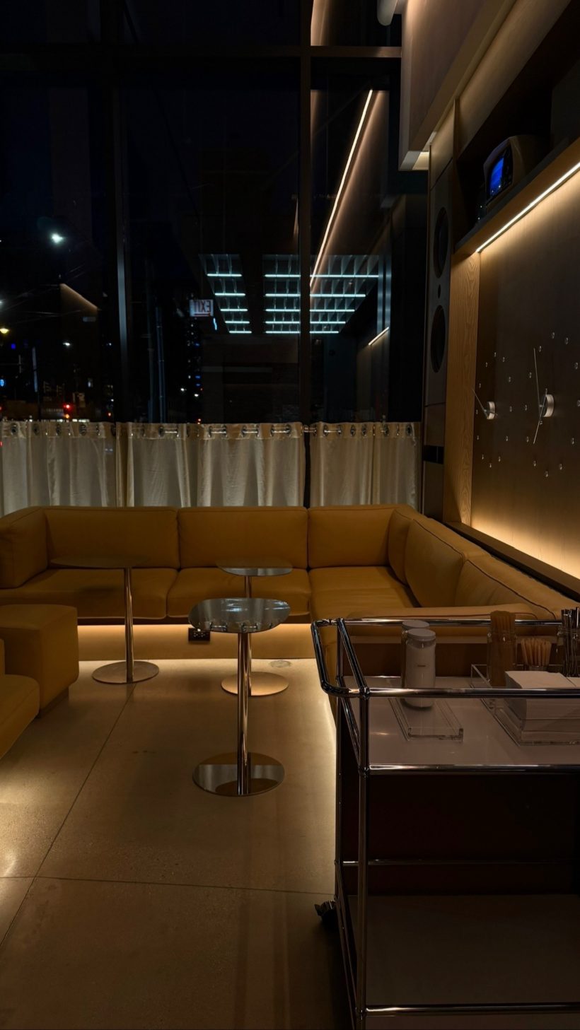 Evening lounge